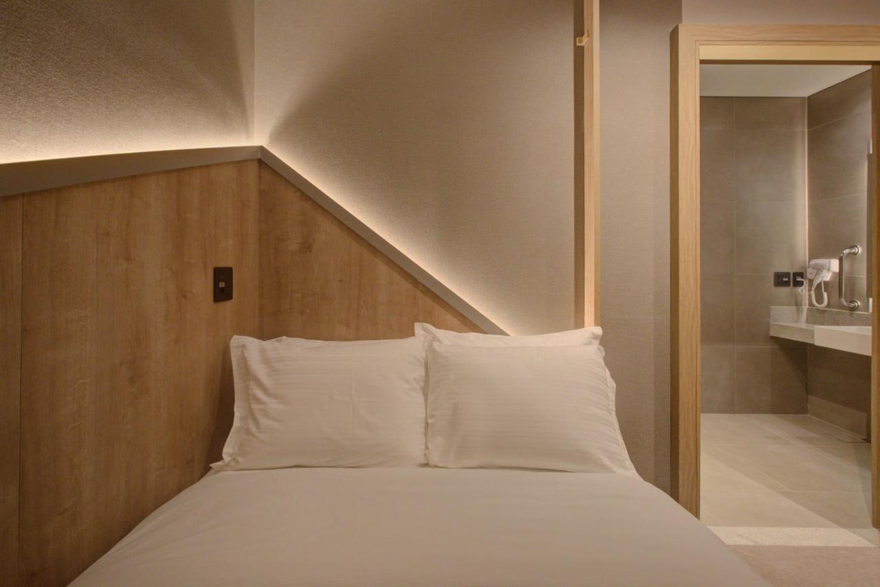 Fast Sleep Suites By Slaviero Hoteis - Hotel Dentro Do Aeroporto De Guarulhos - Terminal 2 - Desembarque Oeste Kültér fotó